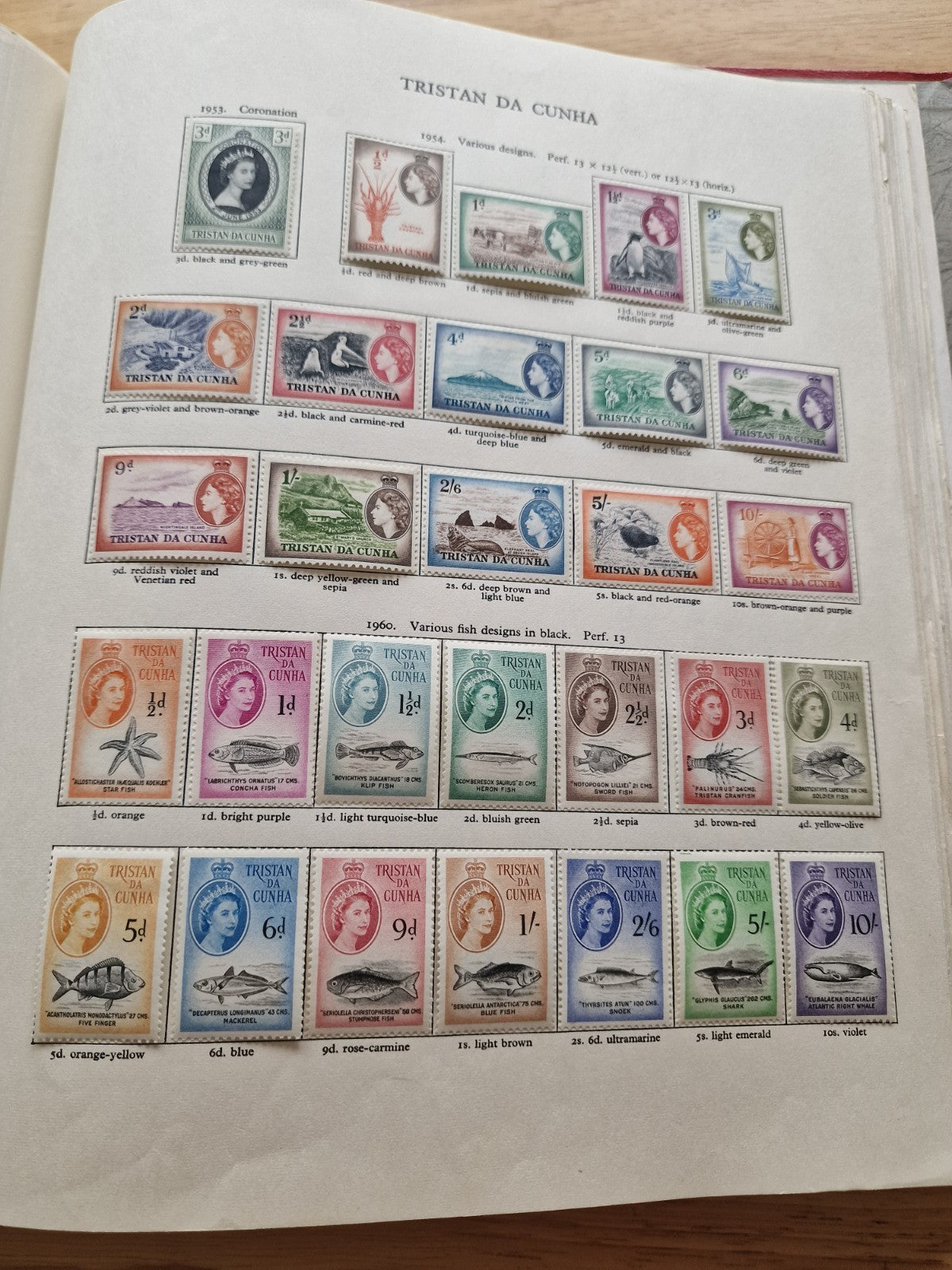 Superb QEII Mint Collection in 4 New Age Albums Cat £28,000++