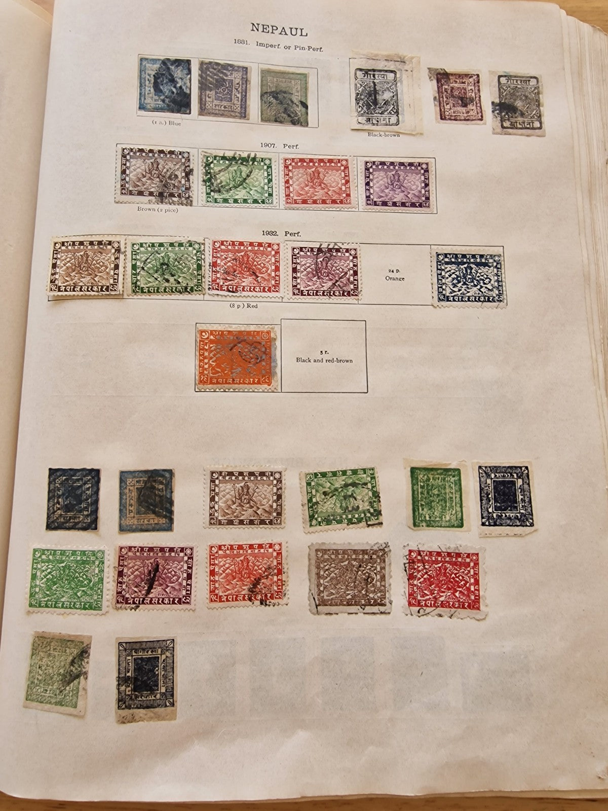 Commonwealth Stamp Collection in Well Filled New Ideal Album Huge Cat Value