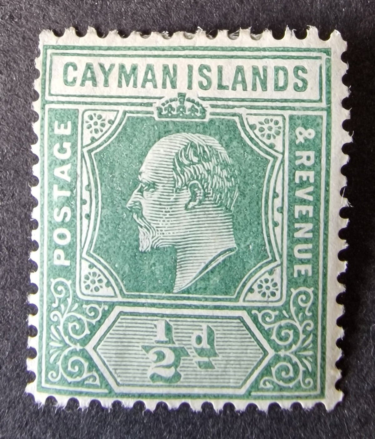 Cayman Islands KEVII 1907-09 SG25a ½d Green Damaged Frame & Crown Mint Cat £225