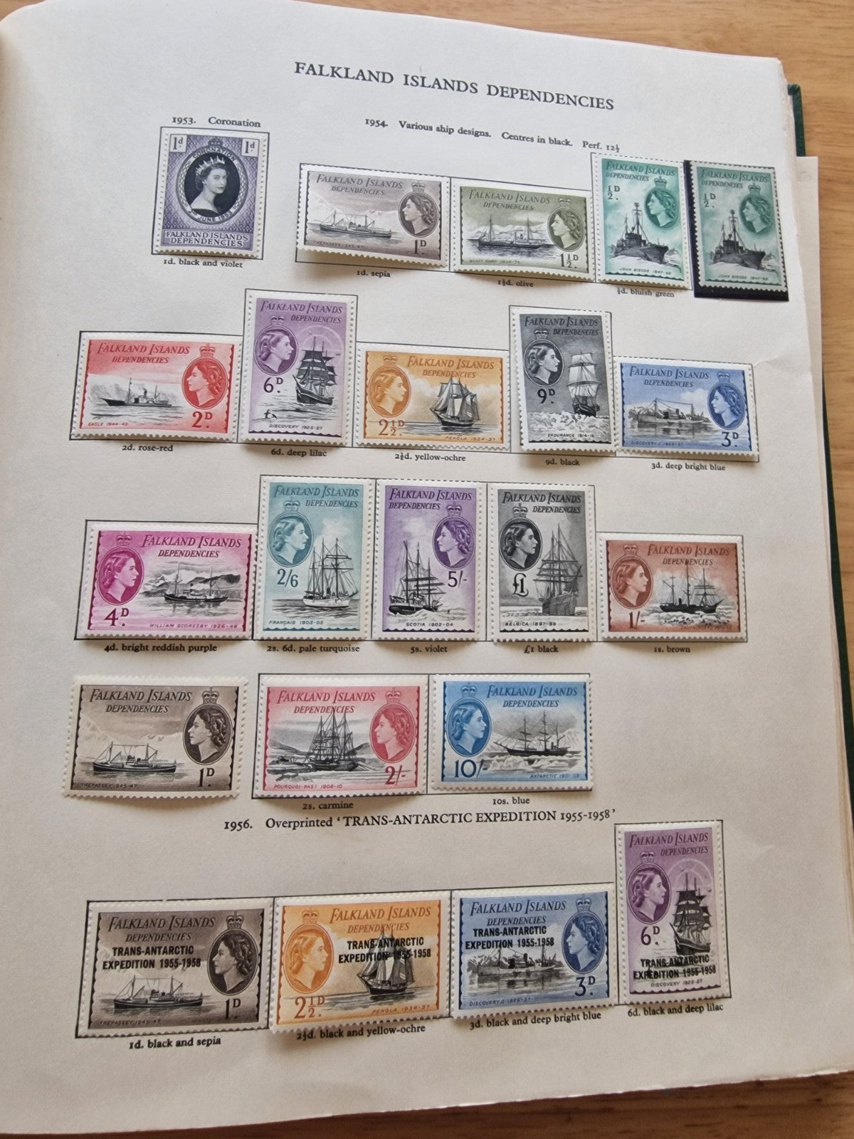 Superb QEII Mint Collection in 4 New Age Albums Cat £28,000++