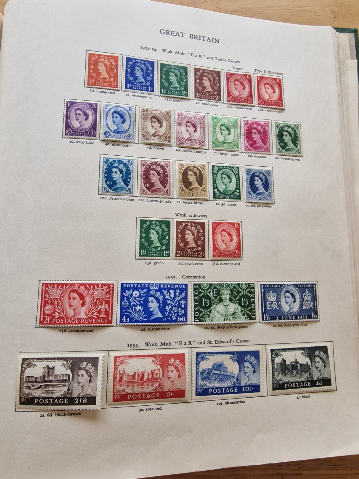 Superb QEII Mint Collection in 4 New Age Albums Cat £28,000++