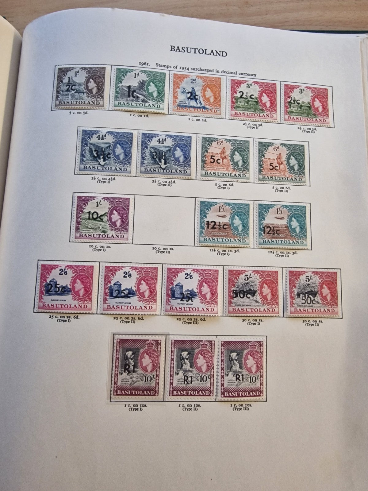 Superb QEII Mint Collection in 4 New Age Albums Cat £28,000++